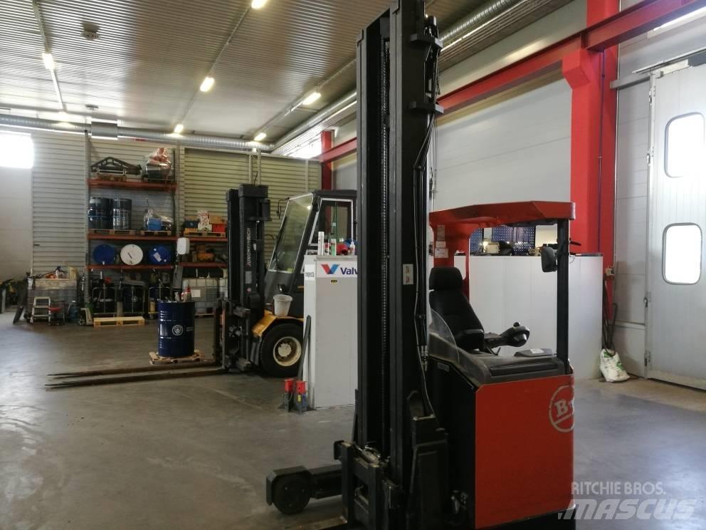 BT RR B 2 Stivuitor cu catarg retractabil