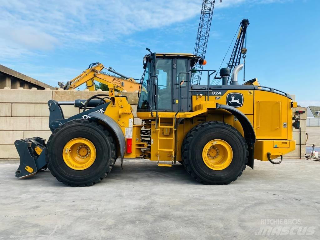 John Deere 824p Incarcator pe pneuri