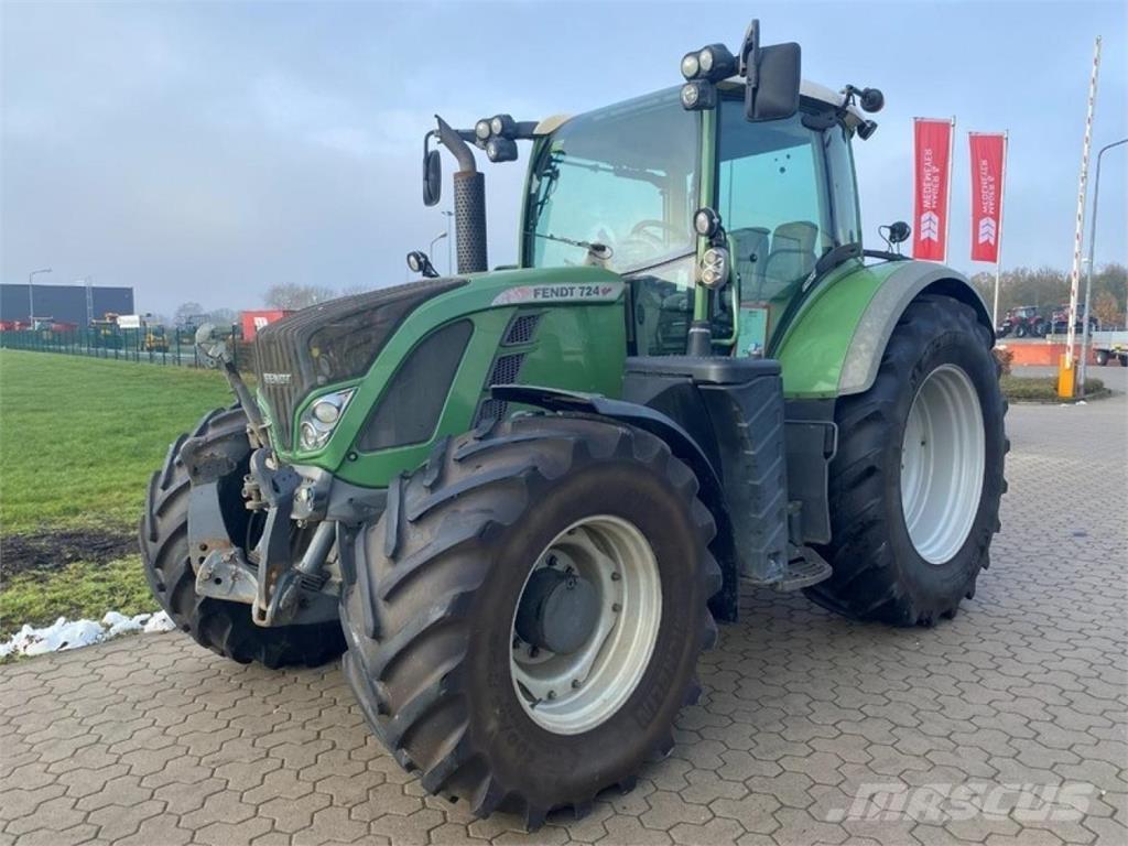 Fendt 724 PROFI Tractoare