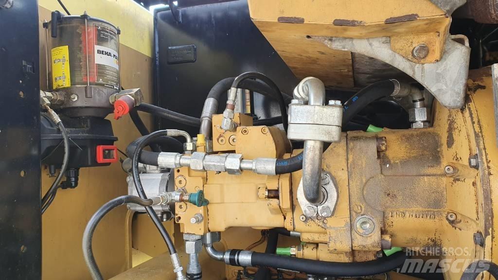 CAT M 318 D MH Paleta de manipulare