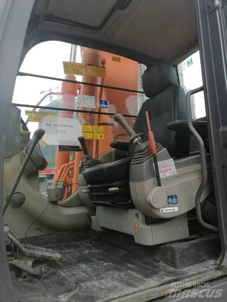 Hitachi ZX 200 Excavatoare pe șenile
