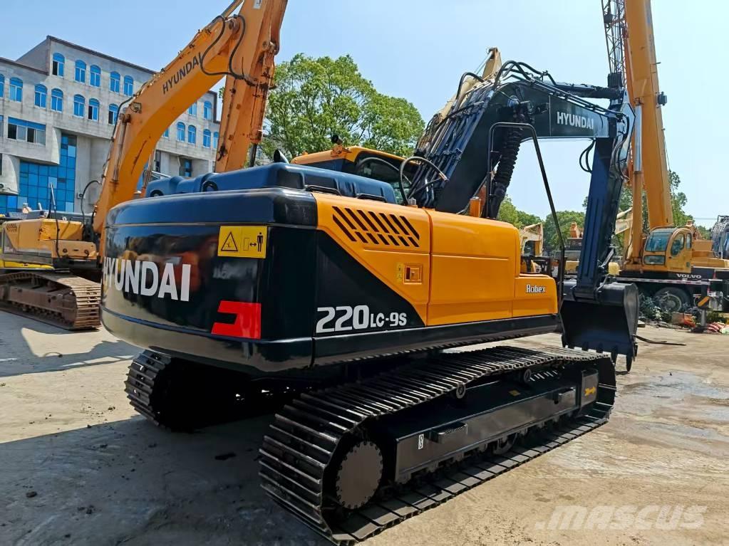Hyundai R220LC-9S Excavatoare pe șenile
