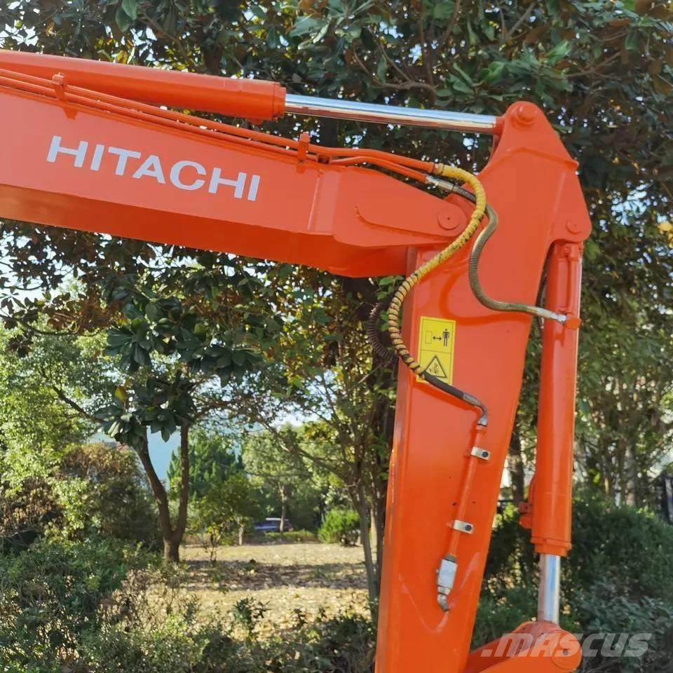 Hitachi ZX70 Excavatoare 7t - 12t
