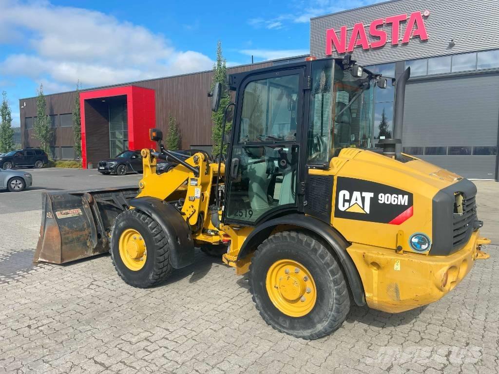 CAT 906M Incarcator pe pneuri