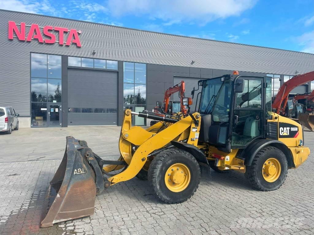 CAT 906M Incarcator pe pneuri