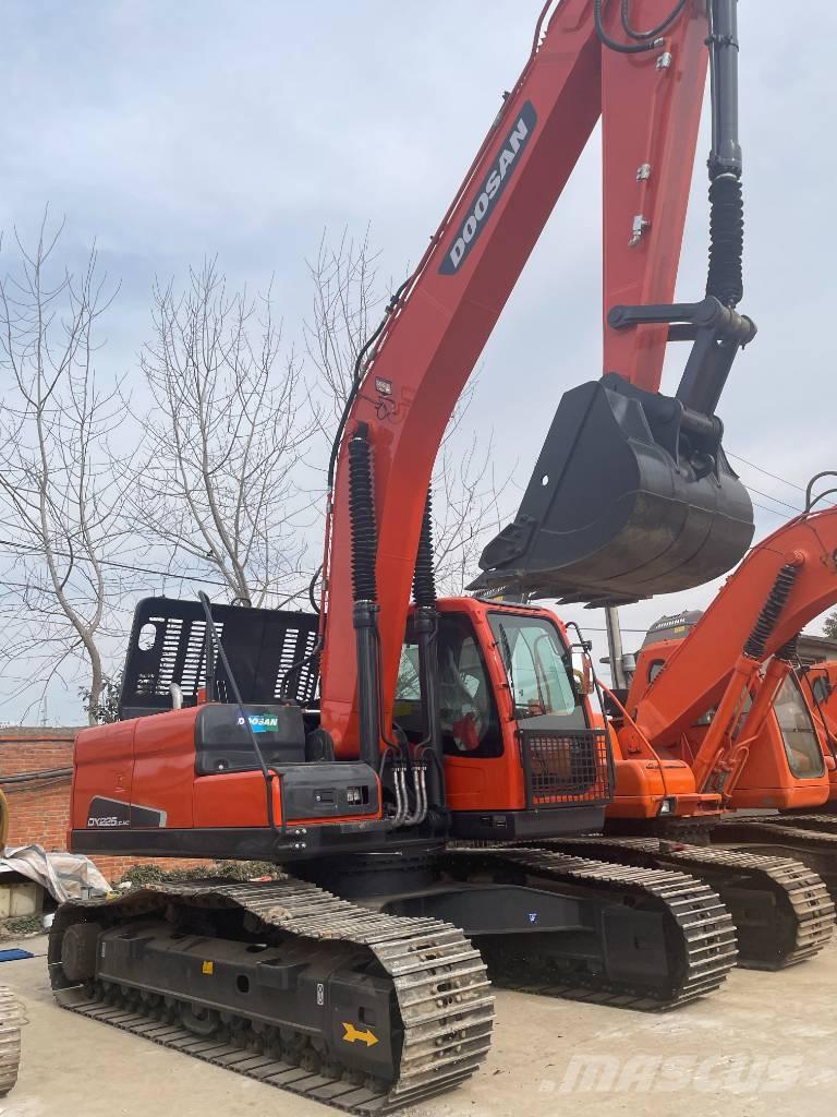 Doosan DX 225 LCA Excavatoare pe șenile

