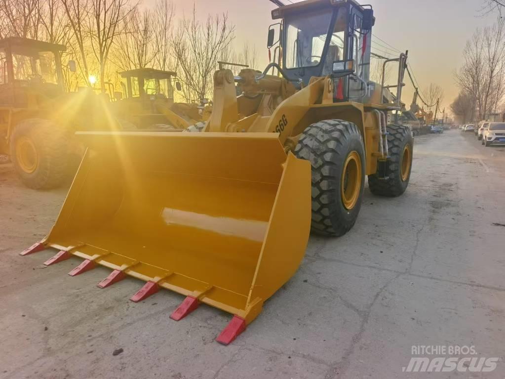 CAT 966G Incarcator pe pneuri