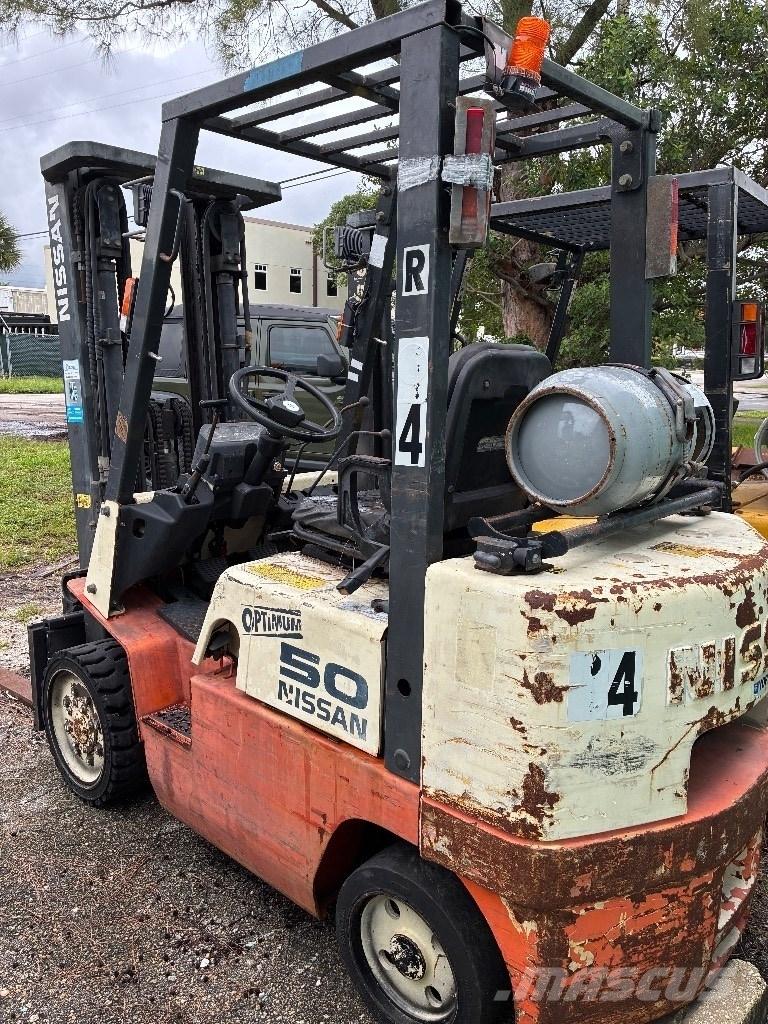 Nissan CP102 A 25 PV Strivuitoare-altele