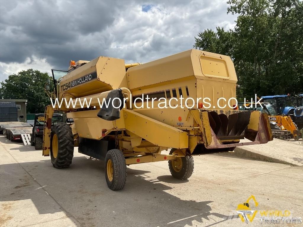 New Holland TC 54 Combine de secerat
