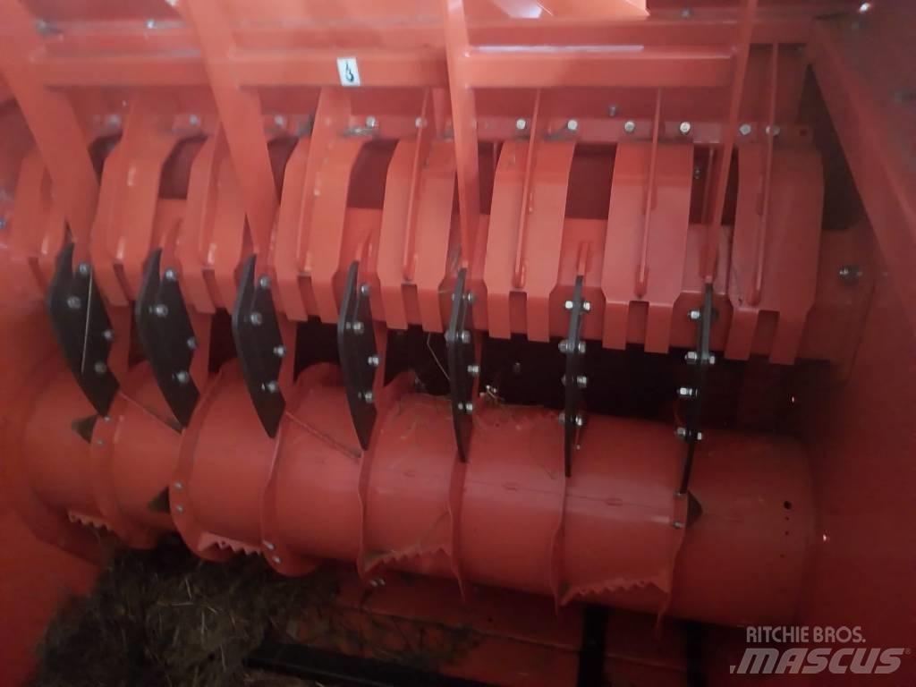 Kubota BC 1300 PRO Debalotare, taiere, impachetare