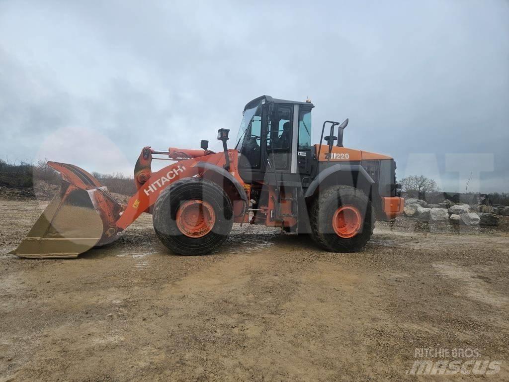 Hitachi ZW 220 Incarcator pe pneuri