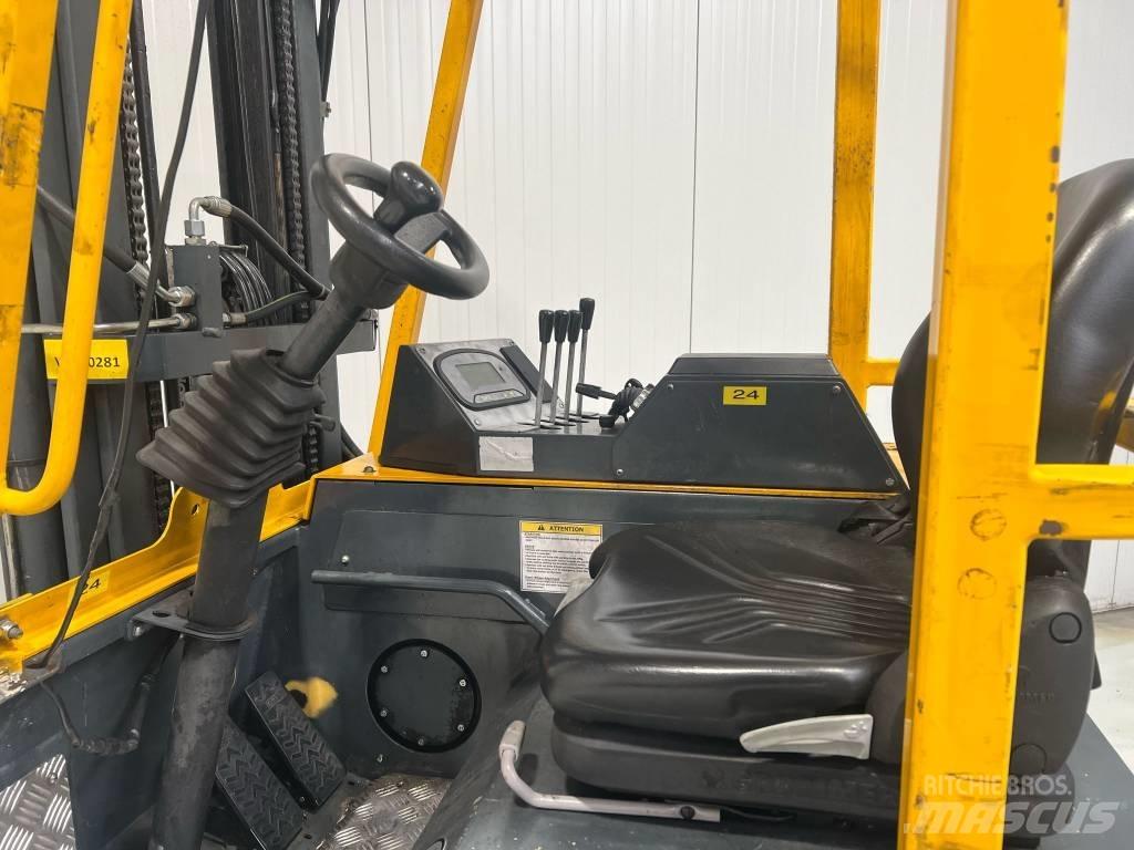 Combilift CBE2500 Stivuitoare cu patru brate