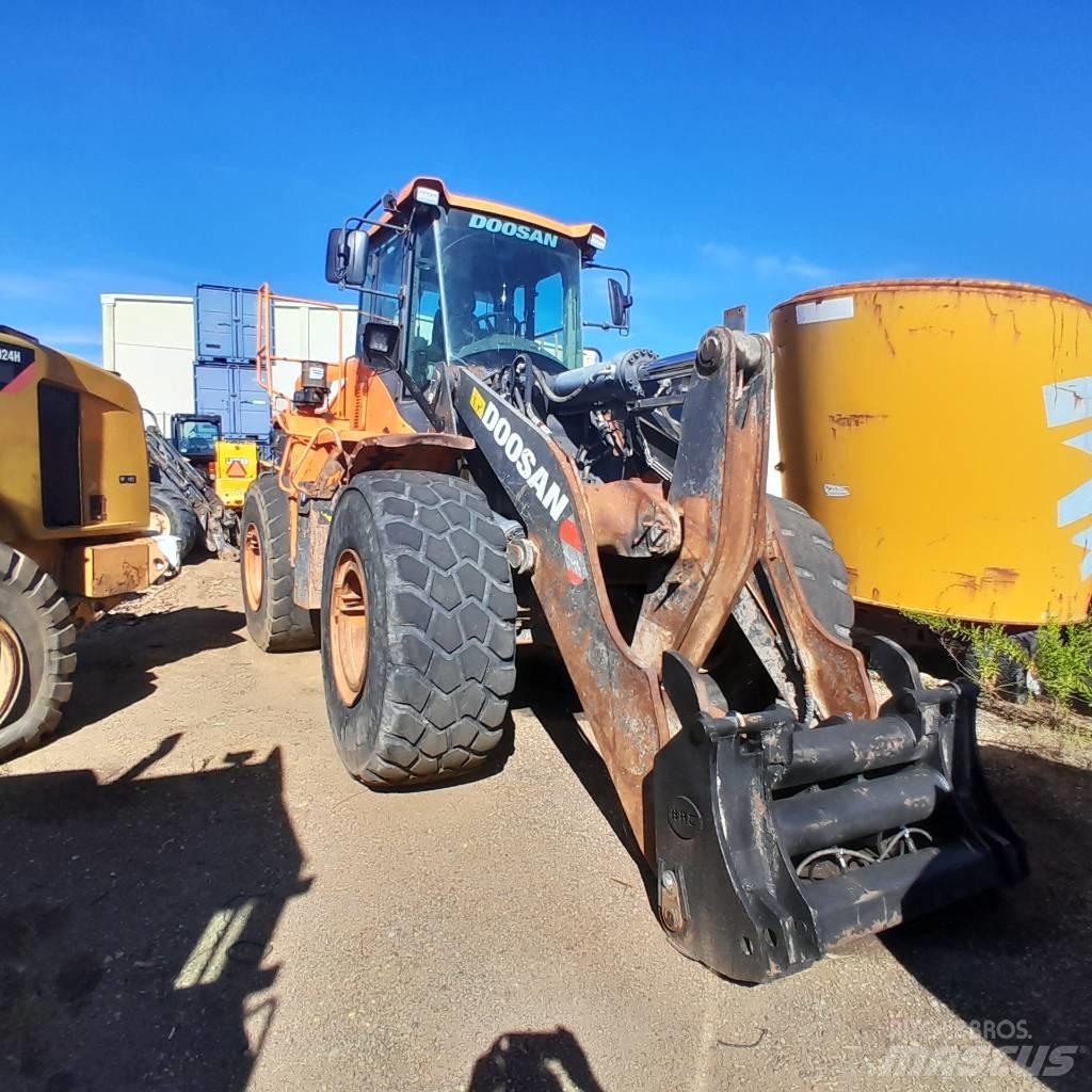 Doosan DL 300-5 Incarcator pe pneuri