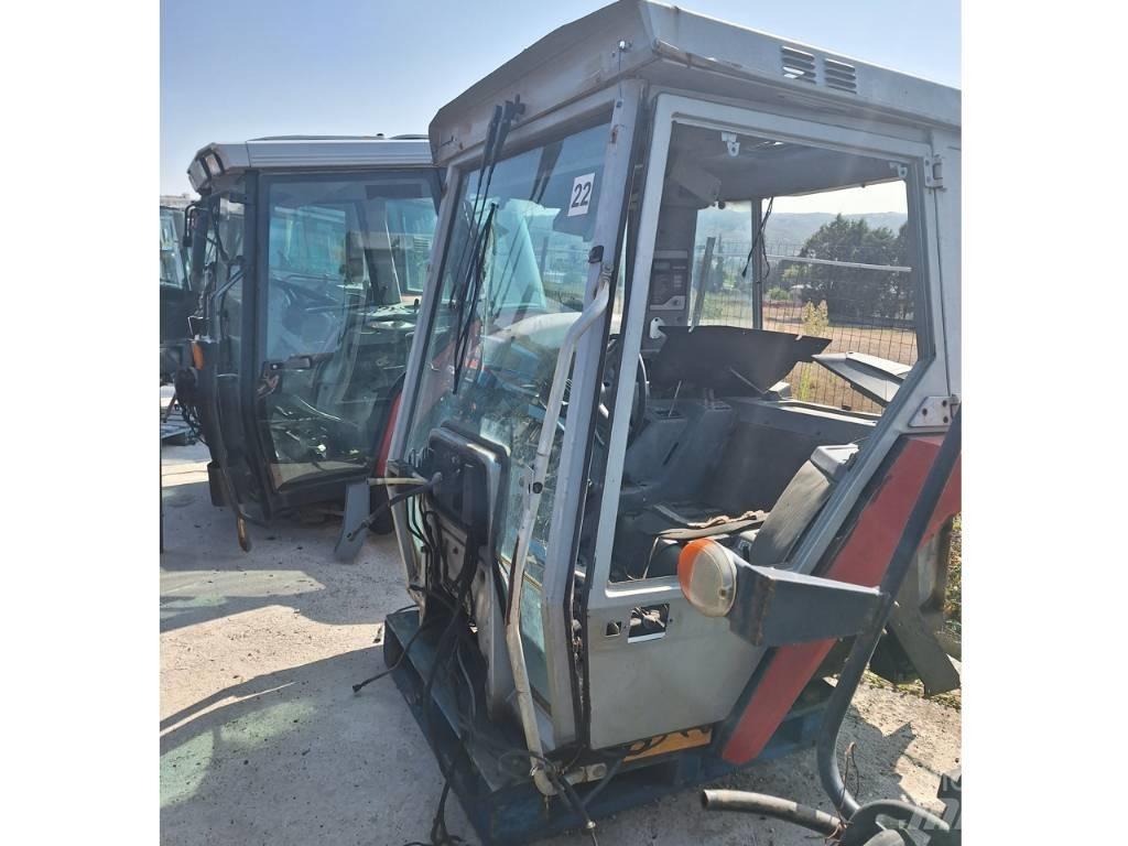Massey Ferguson 3080 Cabine si interior