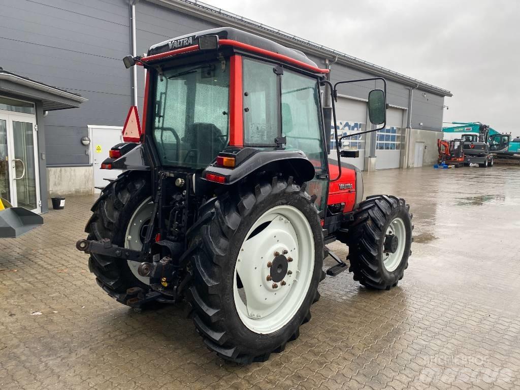 Valtra 700-4 Tractoare