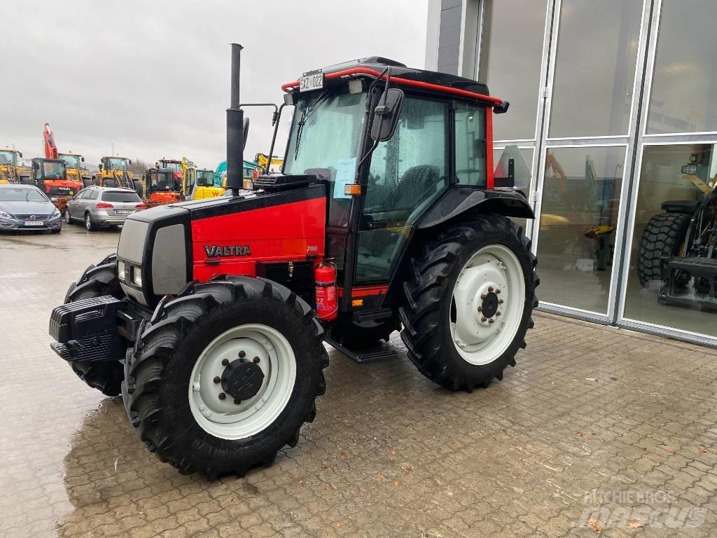 Valtra 700-4 Tractoare