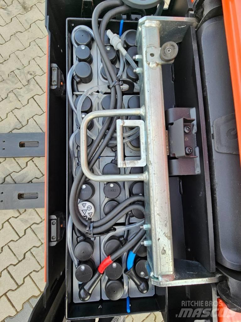 BT LPE 200 Transpaleta cu platforma