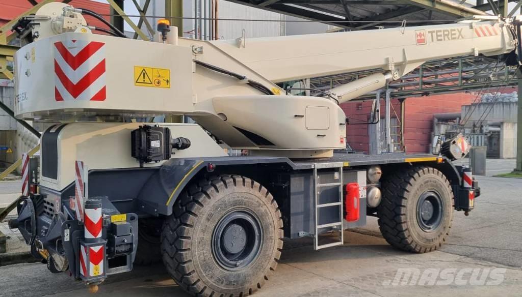 Terex RT 1070 Macara teren accidentat