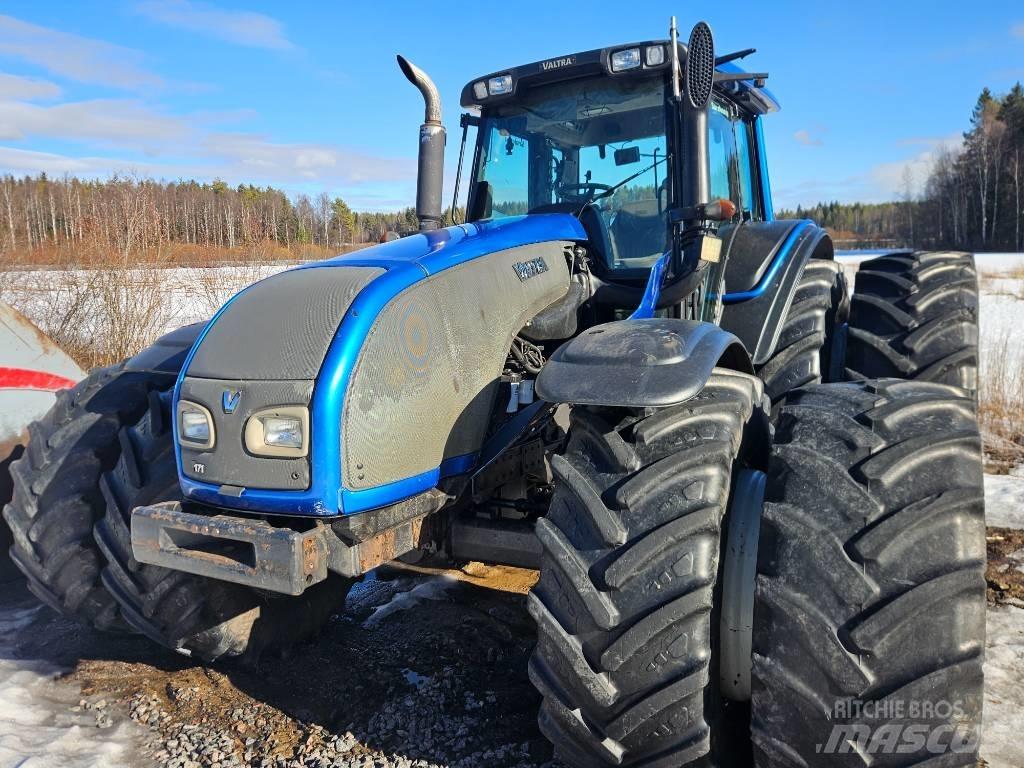 Valtra T 171 Tractoare