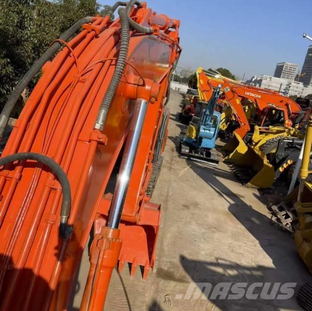 Hitachi ZX200 Excavatoare pe șenile
