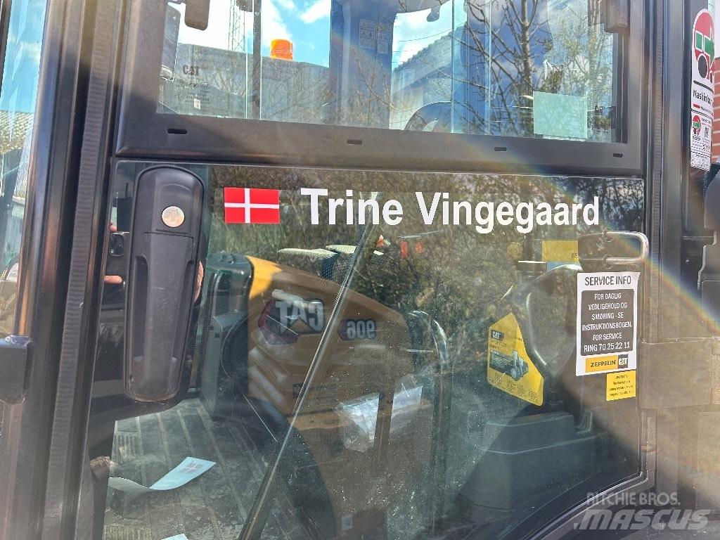 CAT 906 Incarcator pe pneuri