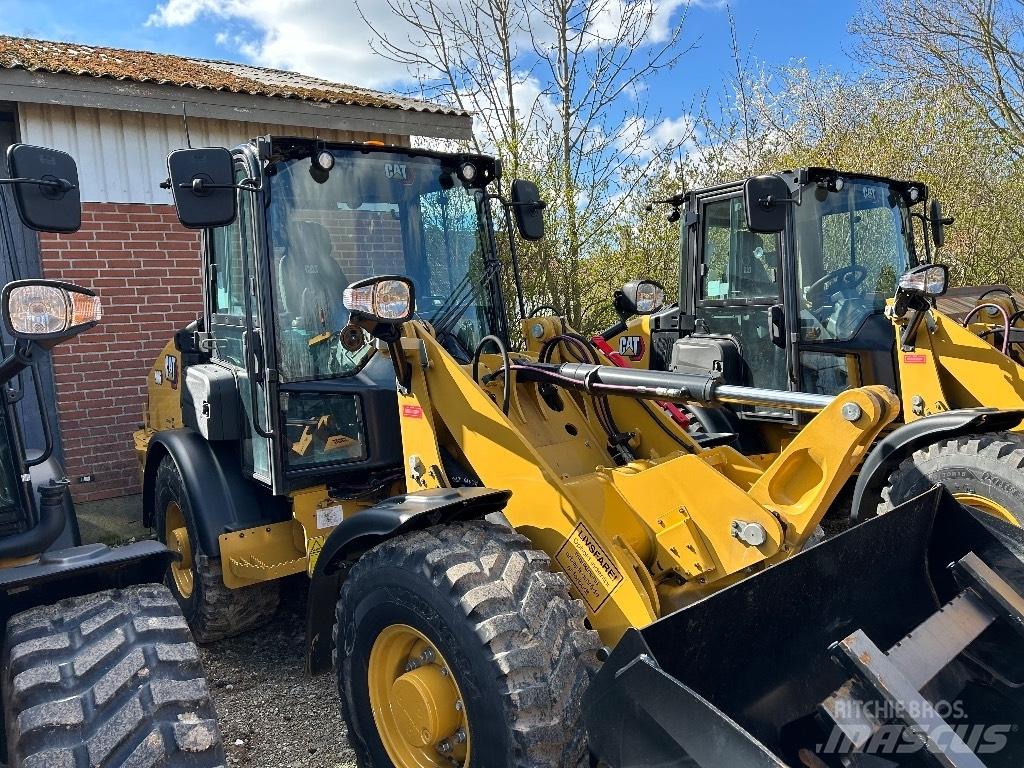 CAT 906 Incarcator pe pneuri