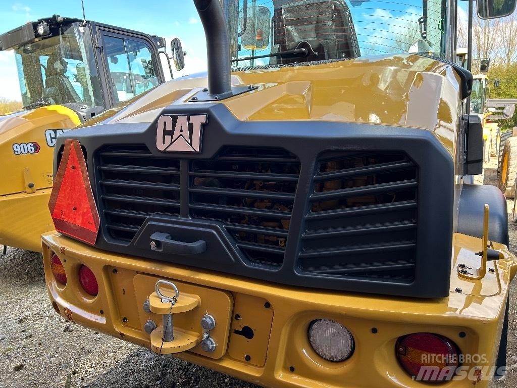 CAT 906 Incarcator pe pneuri