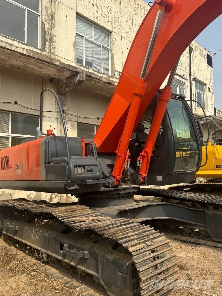 Hitachi ZX 240 Excavatoare pe șenile
