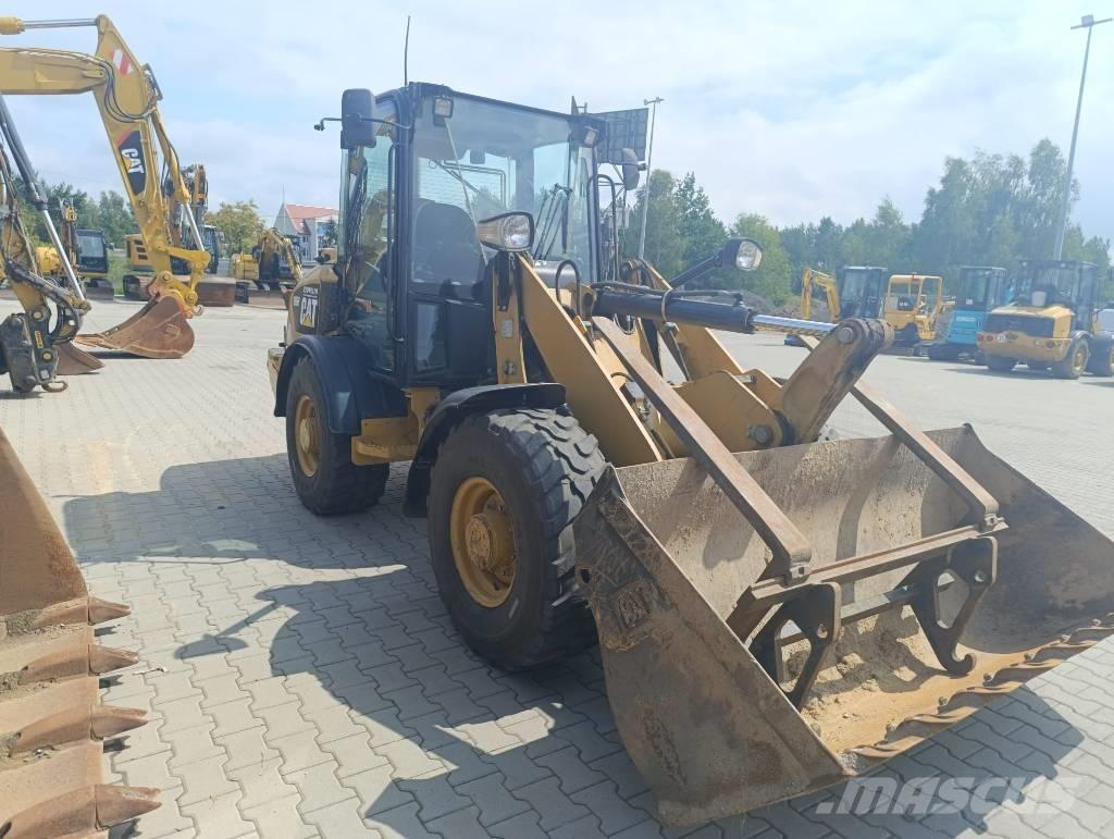 CAT 906 H Incarcator pe pneuri