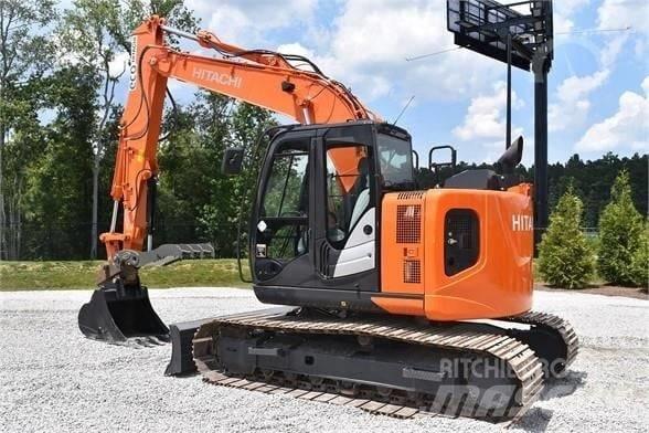 Hitachi ZX 135 Excavatoare pe șenile
