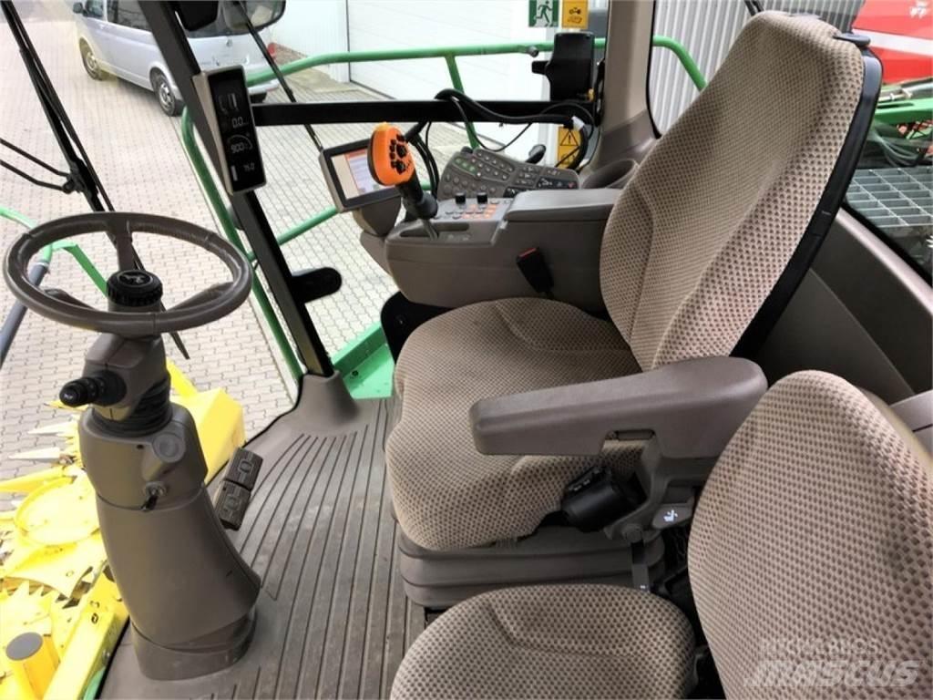 John Deere 8300i Forajere cu autopropulsare
