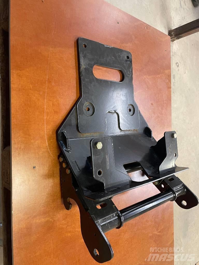 Boss POLY HTX 6'0'' Lame pentru dezapezire si pluguri