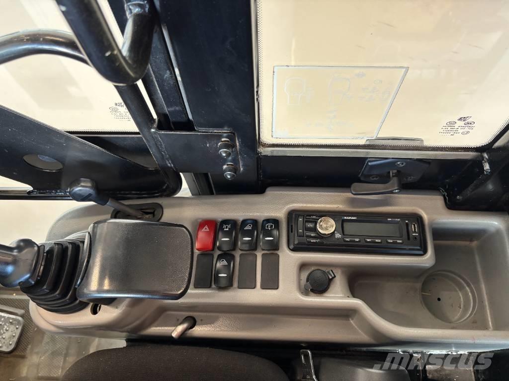 JCB 403 Incarcatoare multifunctionale