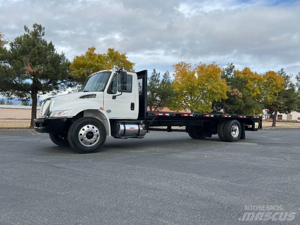 International 4300 Camioane platforma/prelata