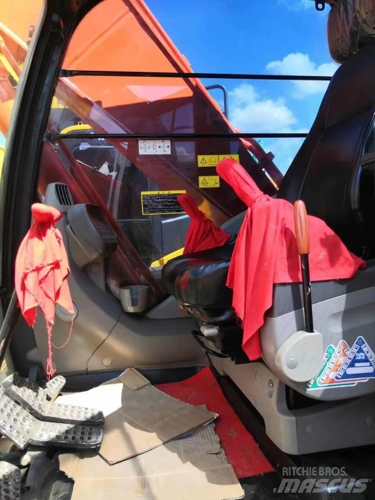 Hitachi ZX200 Excavatoare pe șenile
