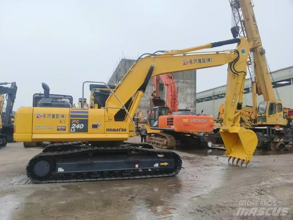 Komatsu PC 240 Excavatoare pe șenile
