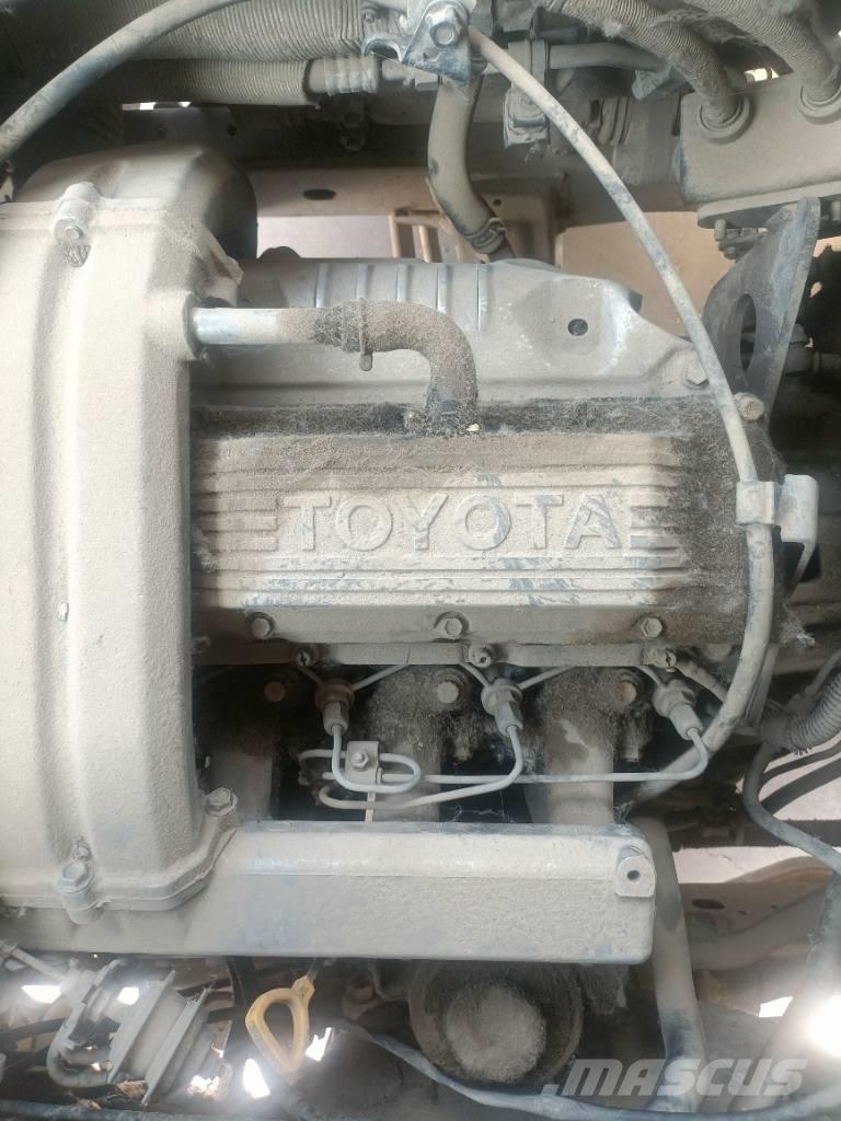 Toyota Coaster Bus Mini autobuze