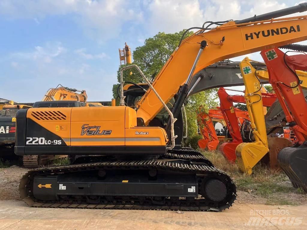 Hyundai R220LC-9S Excavatoare pe șenile

