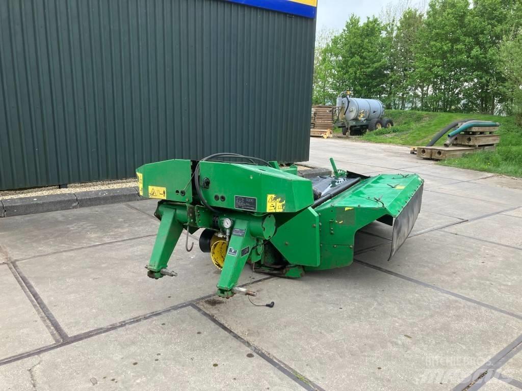 John Deere 328 Cositoare de iarba