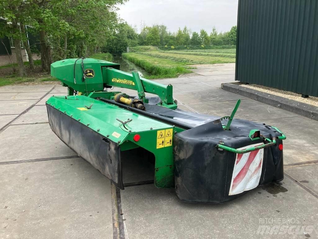 John Deere 328 Cositoare de iarba