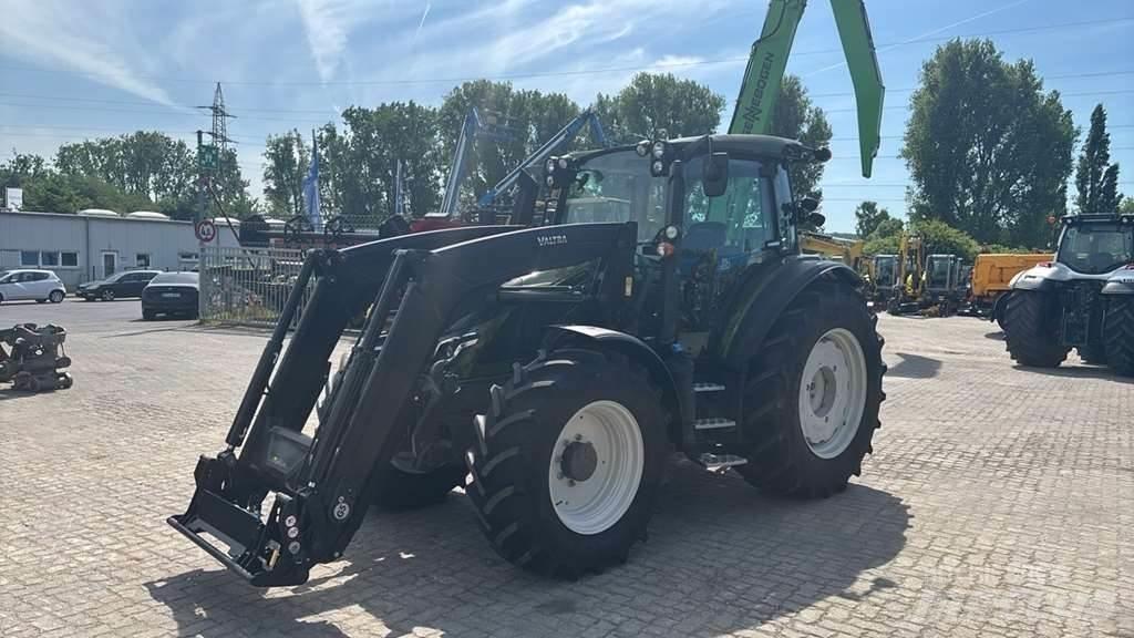 Valtra G135 Tractoare