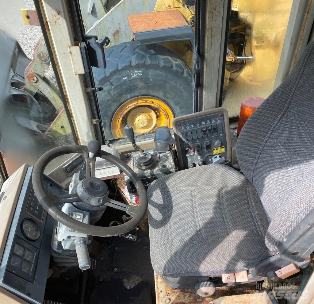 CAT 928F Incarcator pe pneuri