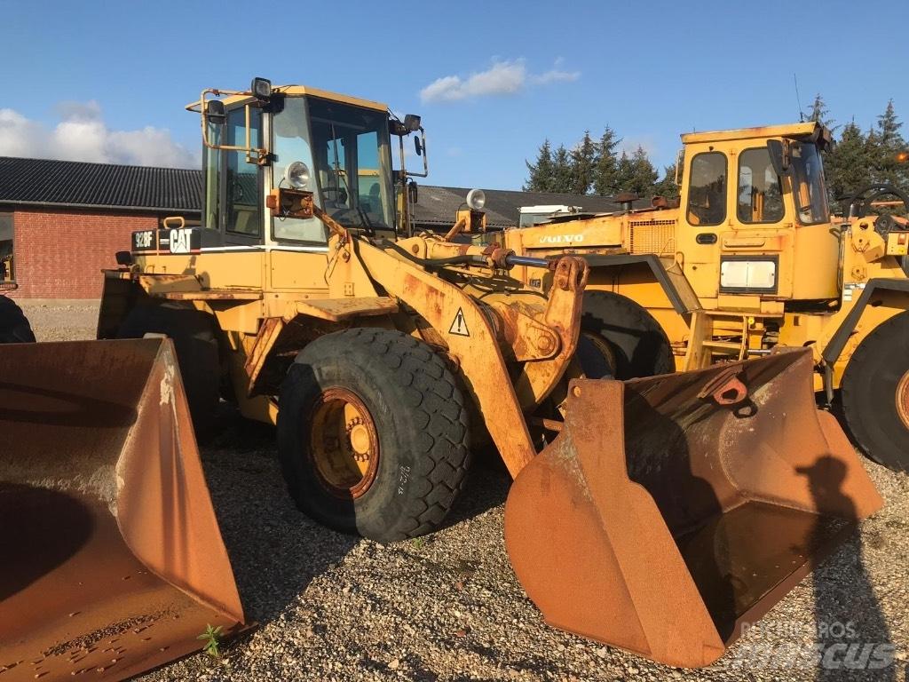 CAT 928F Incarcator pe pneuri