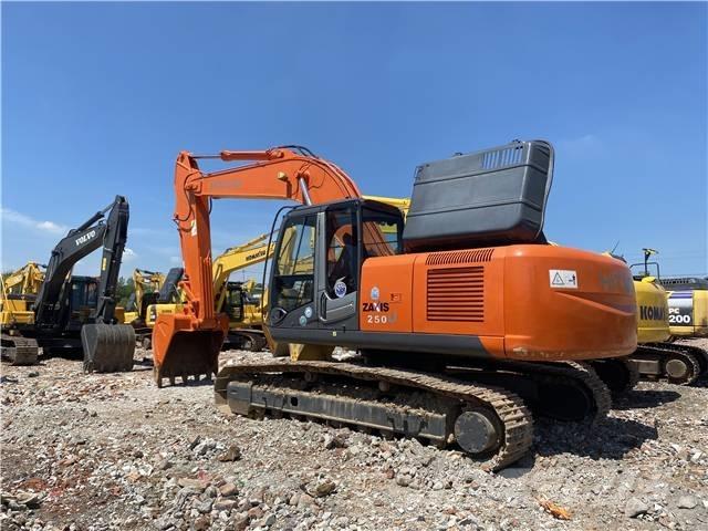 Hitachi ZX 250 Excavatoare pe șenile
