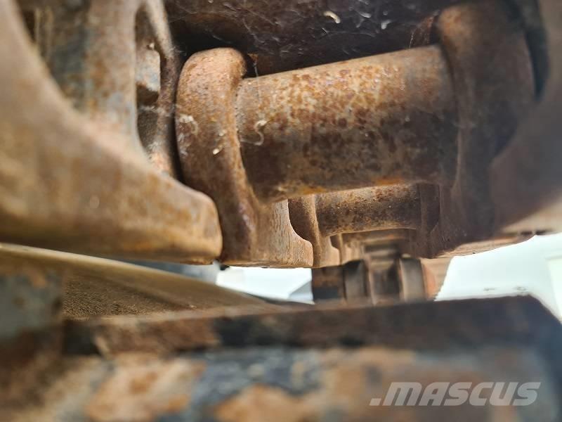 Komatsu PC 240NLC-11 Excavatoare pe șenile
