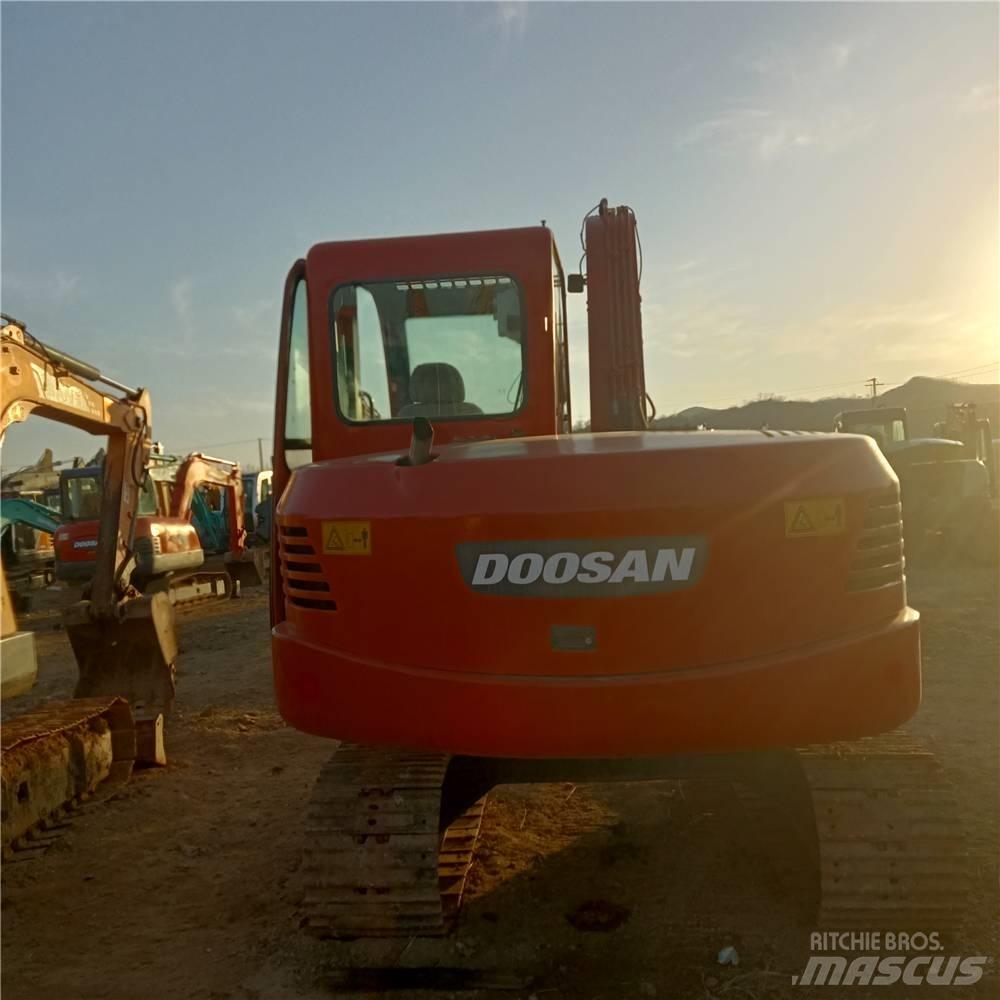 Doosan DH70 Excavatoare pe șenile

