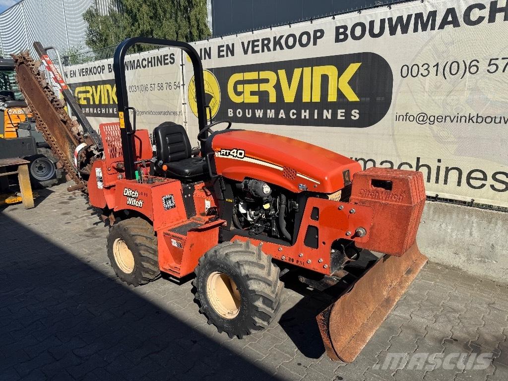 Ditch Witch RT 40 Excavatoare de santuri