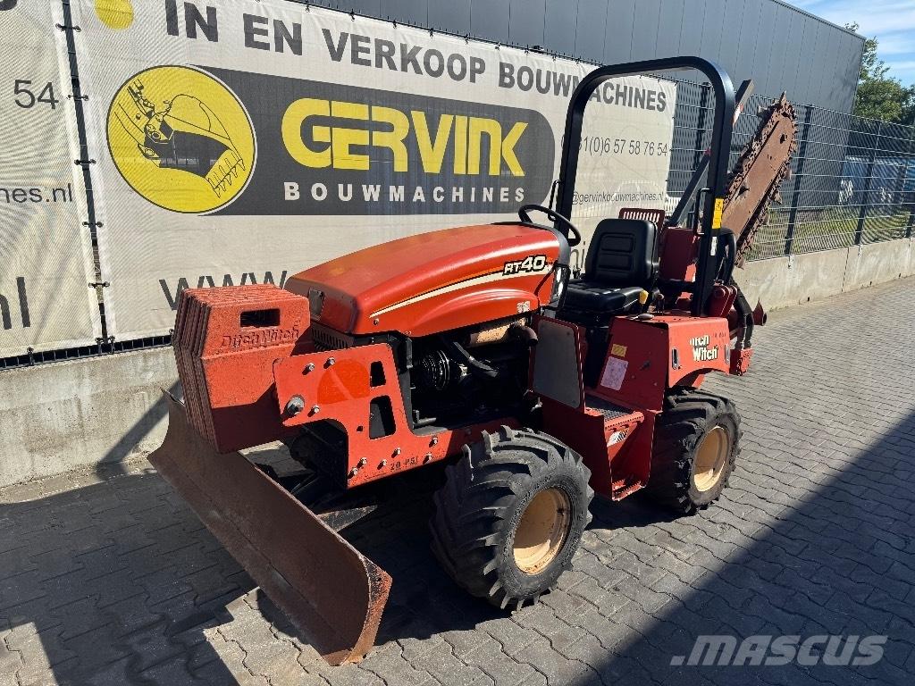 Ditch Witch RT 40 Excavatoare de santuri