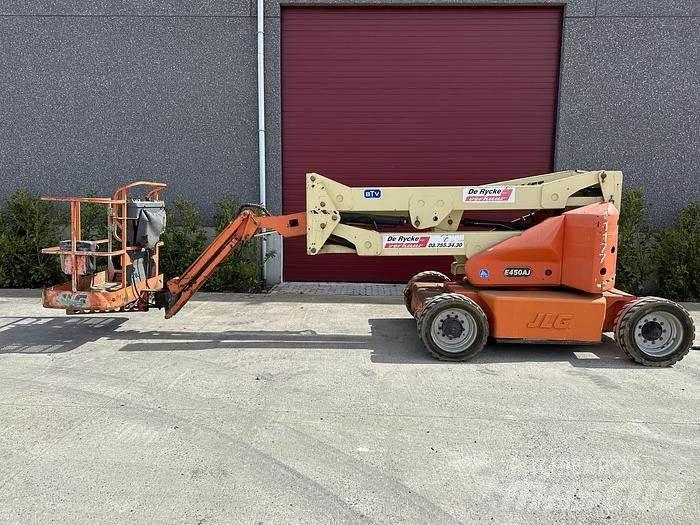 JLG E450 Nacele cu brat articulat