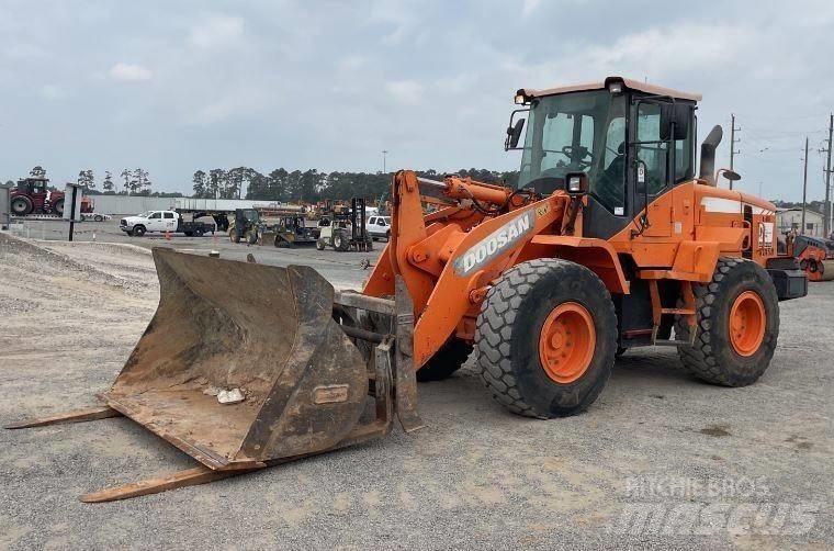 Doosan DL220-3 Incarcator pe pneuri